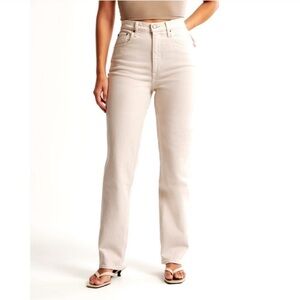 NWT! Abercrombie & Fitch Curve Love Mid Rise 90’s Straight Jean